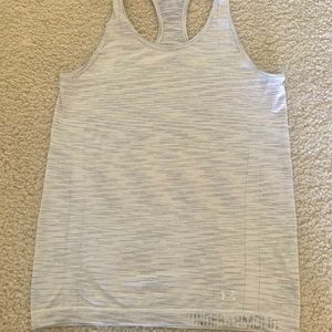 Women’s under armour workout top